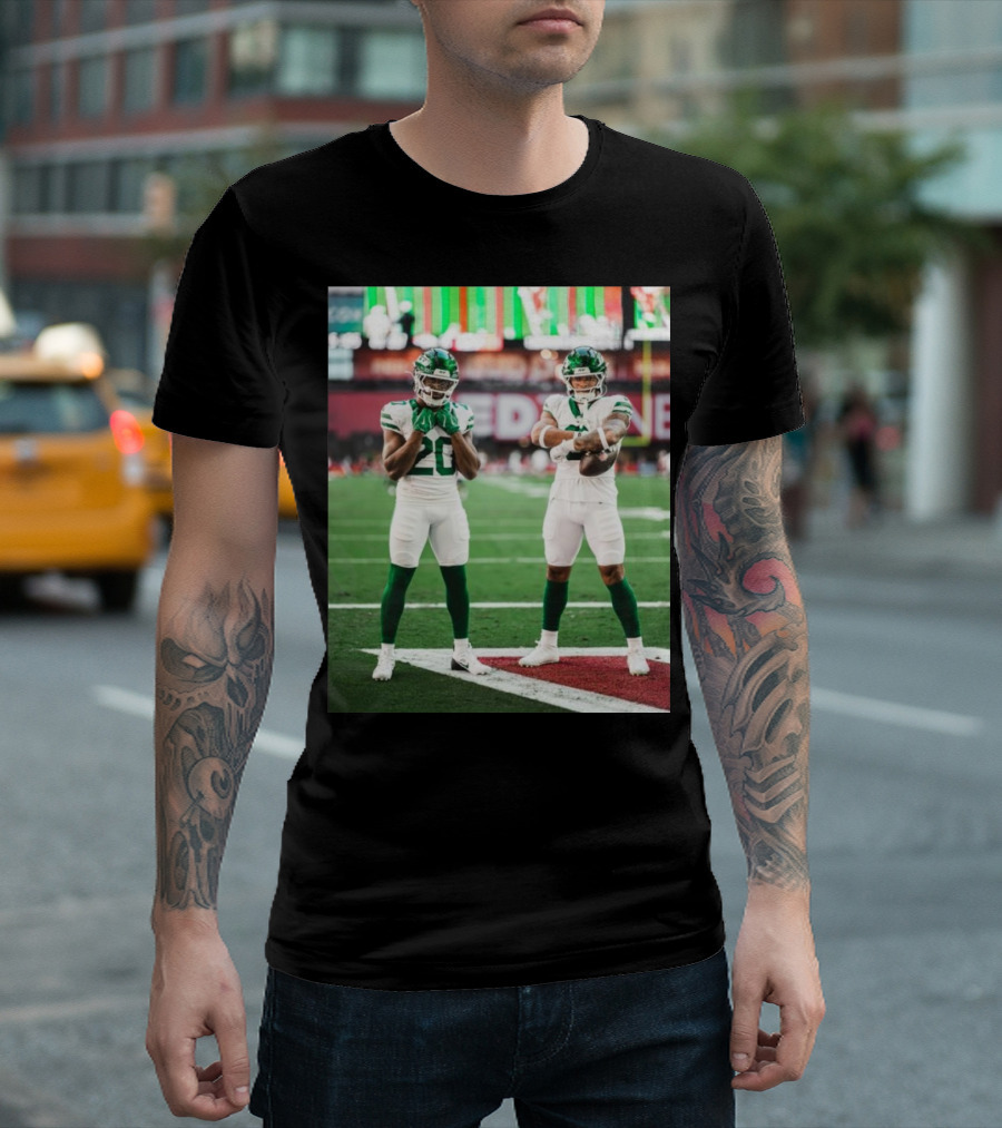 New York Jets NFL Breece Hall Vs Braelon Allen It’s Giving Album Cover Football Matchup T-Shirt