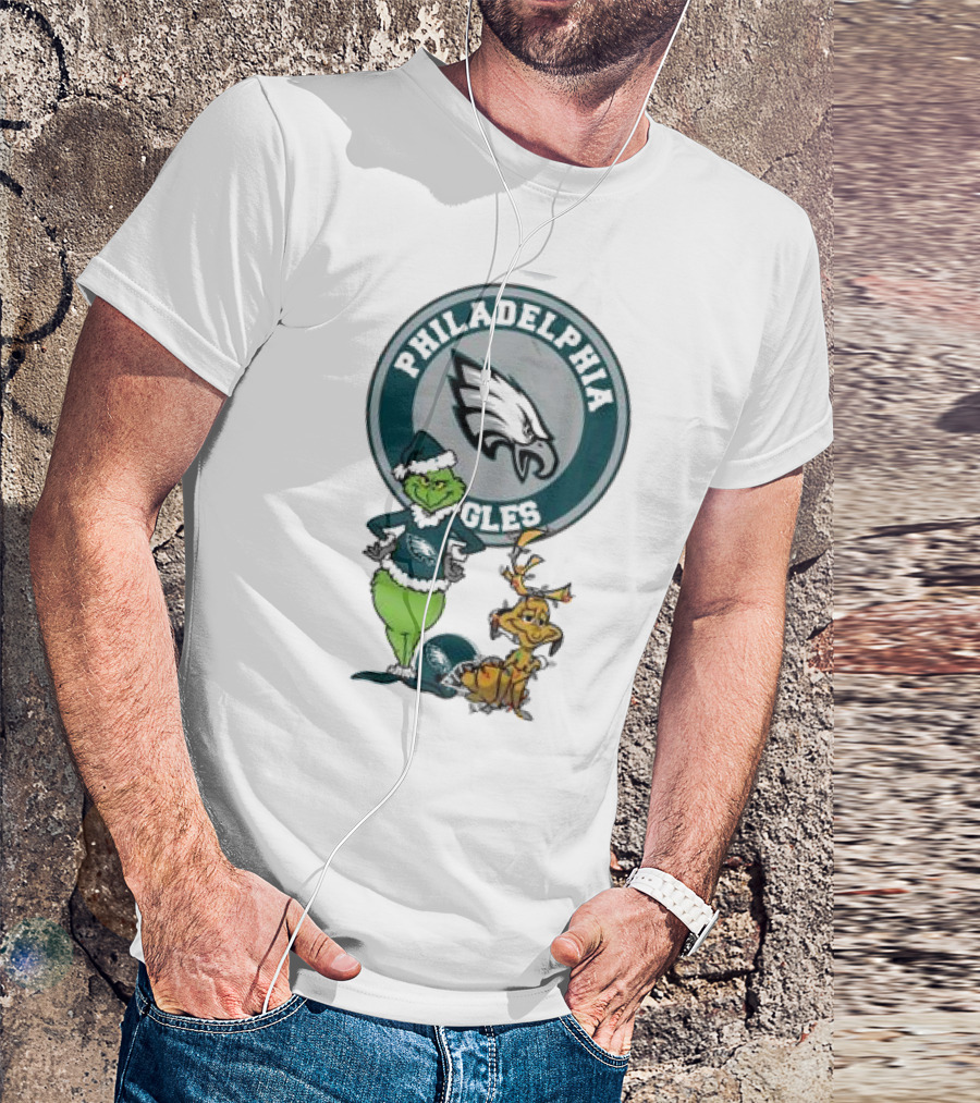 Grinch And Max Philadelphia Eagles Merry Christmas T-Shirt