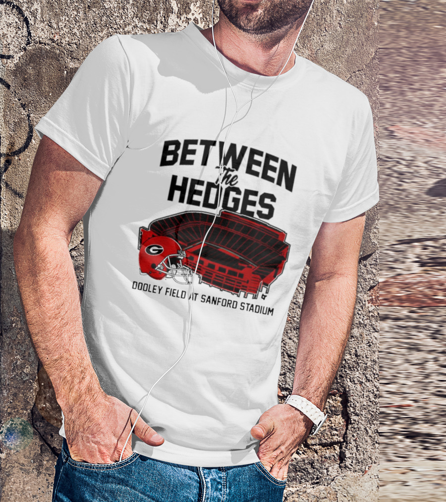 Between The Hedges Georgia Bulldogs Dooley Field At Sanford Stadium T-Shirt