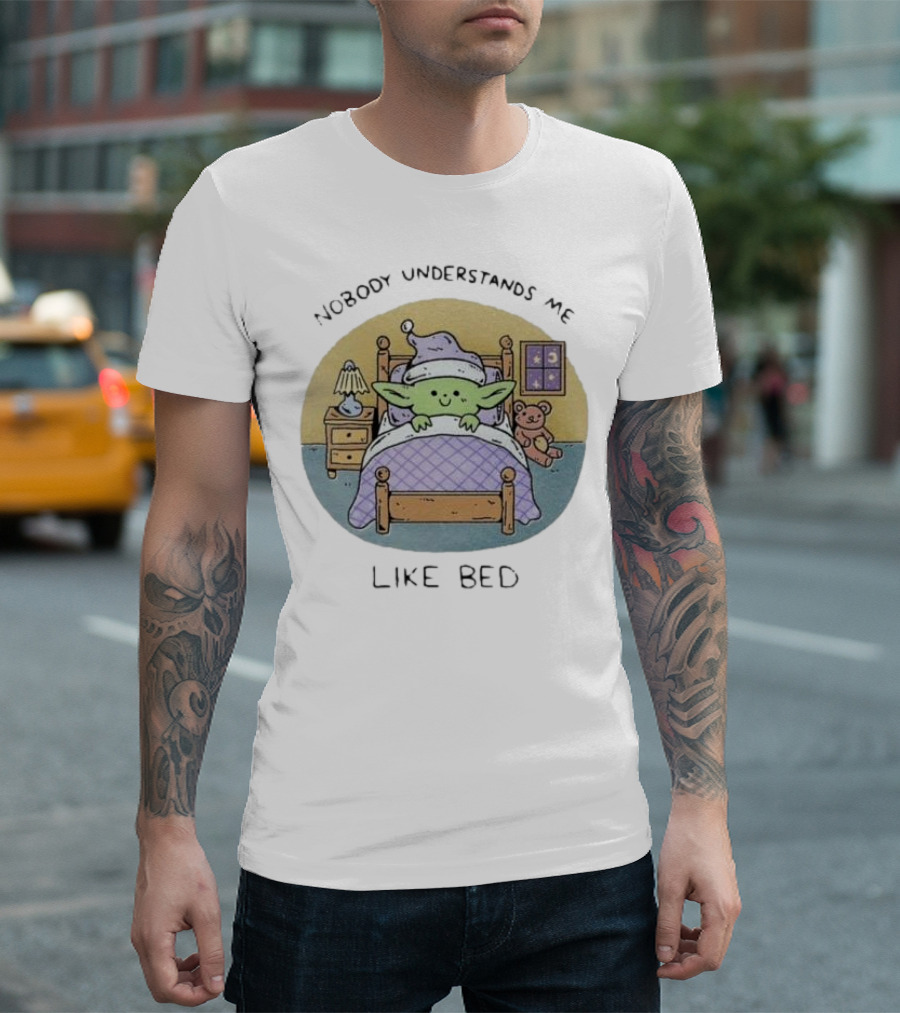 Nobody Understands Me Like Bed Cute Green Alien Cartoon Pajamas Nighttime Scene T-Shirt