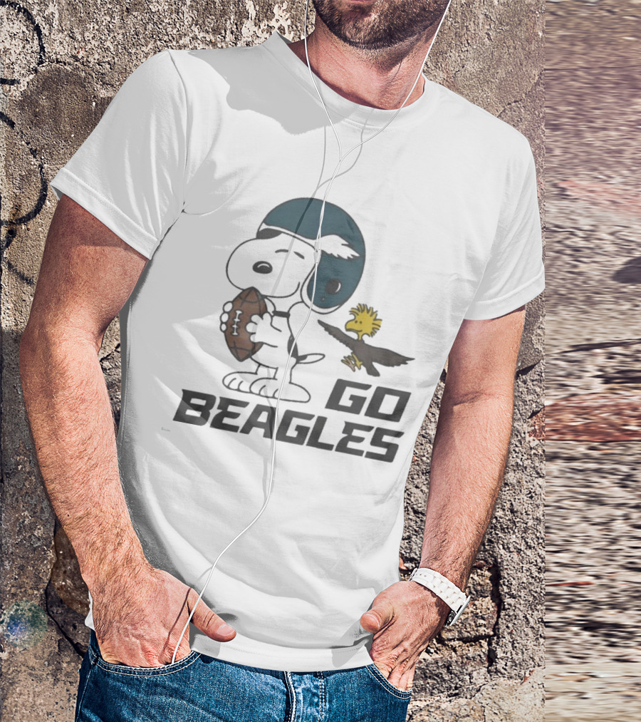 Peanuts Go Beagles Football Snoopy Woodstock Helmet Icon T-Shirt