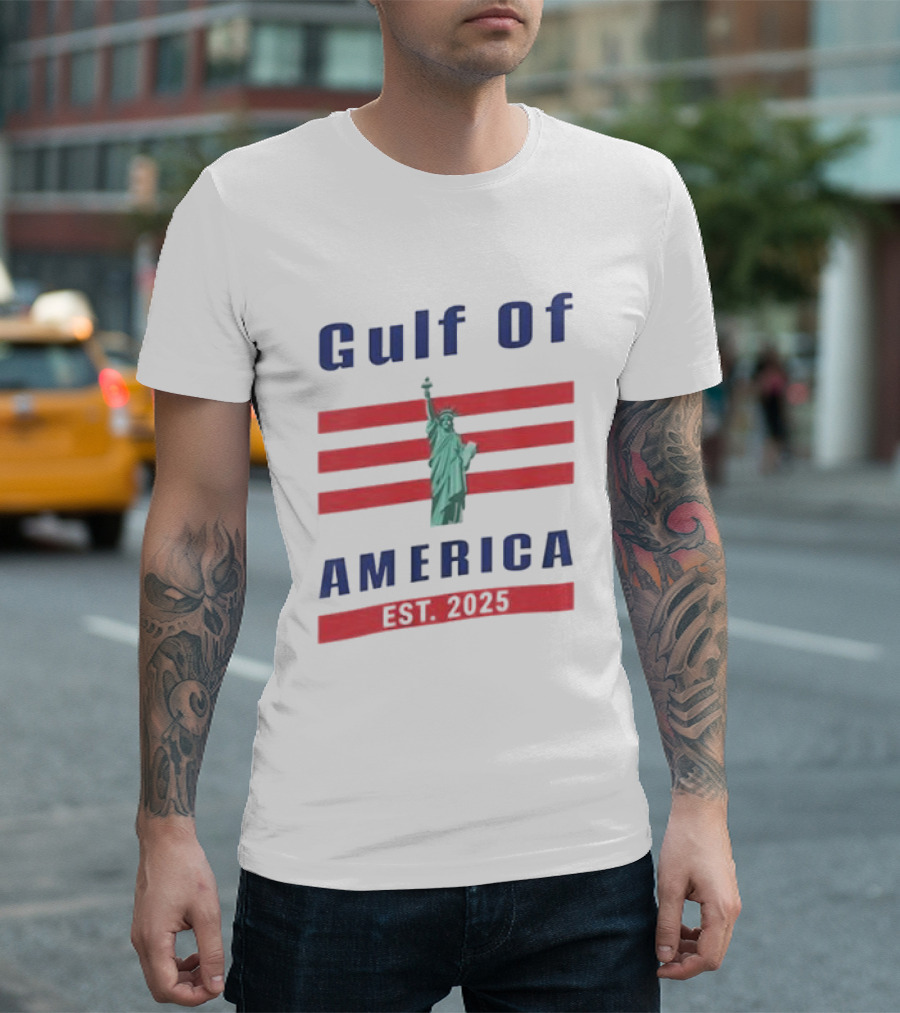 Gulf Of America Statue of Liberty Est 2025 T-Shirt