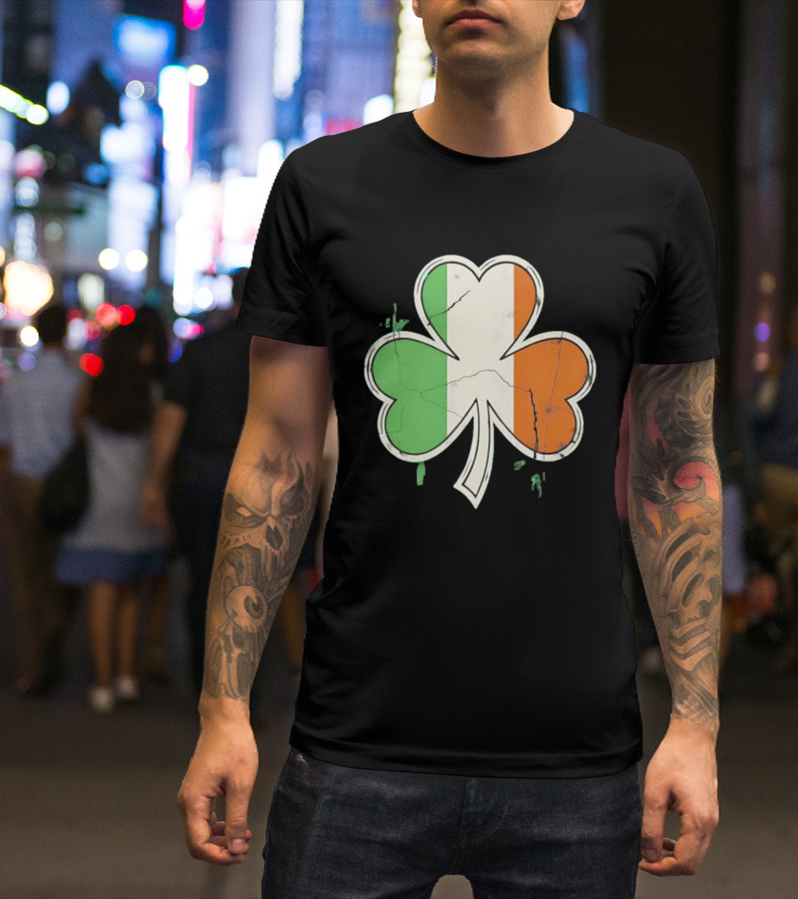 St Patrick's Day Shamrock With Italy Flag T-Shirt