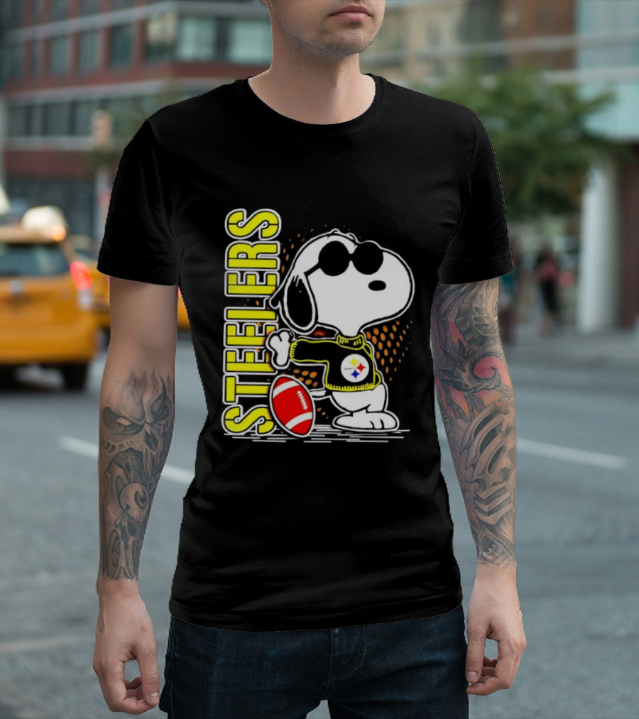 Steelers Snoopy Football Sunglasses Sports T-Shirt