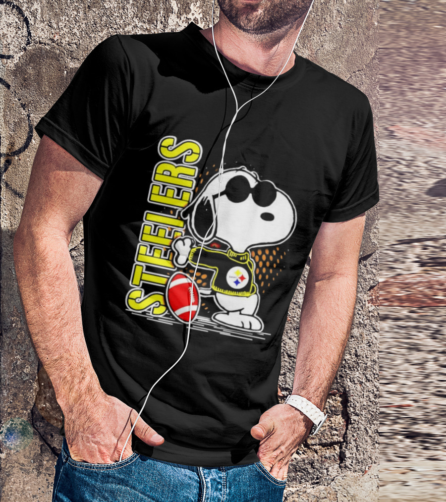 Steelers Snoopy Football Sunglasses Sports T-Shirt