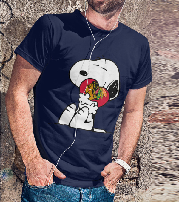 Snoopy Hugging Chicago Blackhawks Hockey T-Shirt
