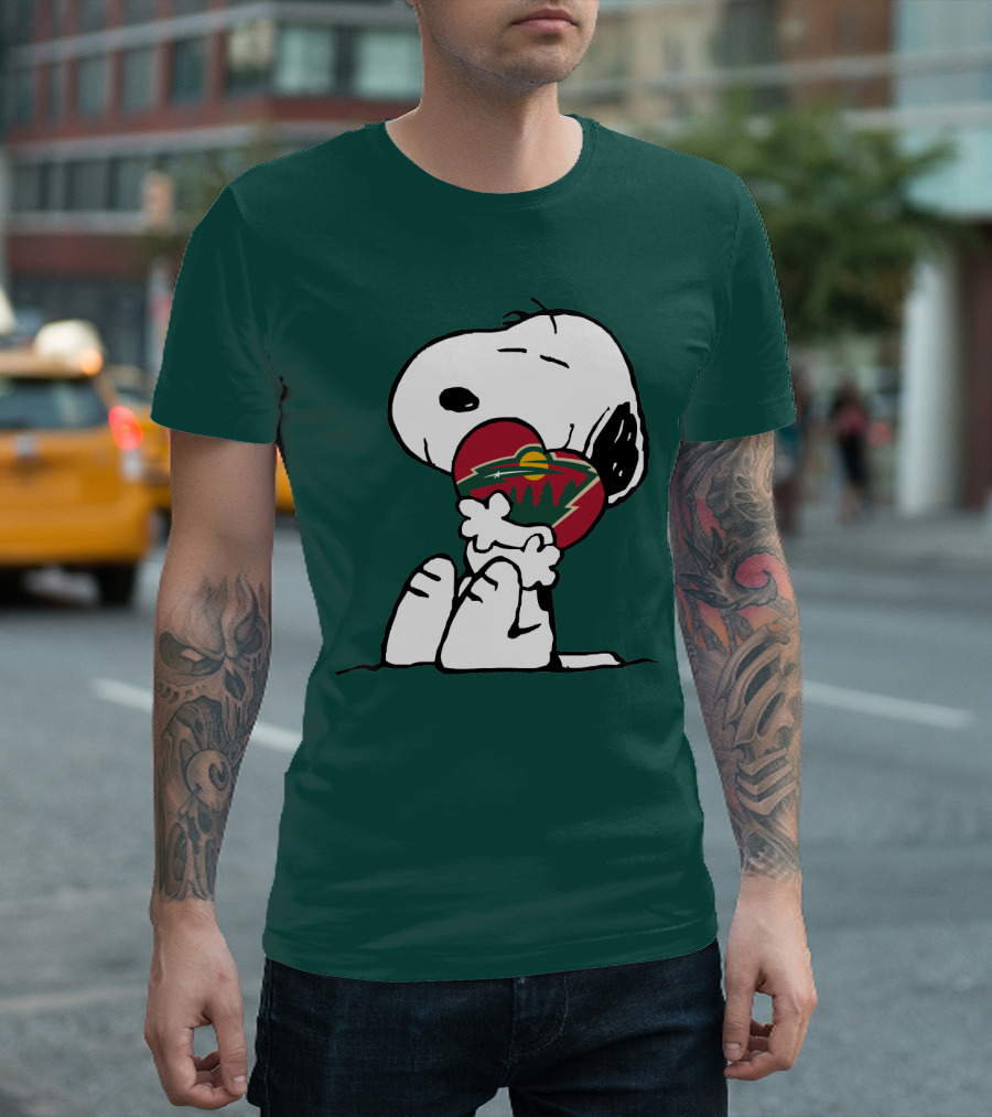 Minnesota Wild Snoopy Hugging Heart T-Shirt