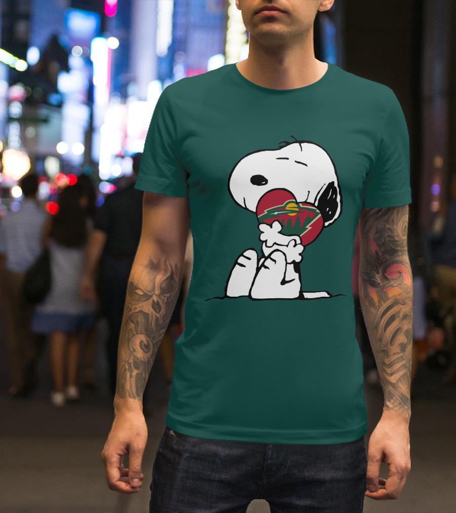 Minnesota Wild Snoopy Hugging Heart T-Shirt