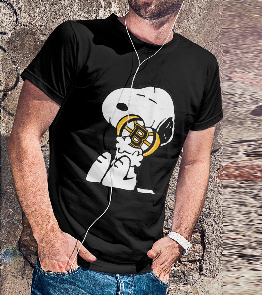 Snoopy Hugging Boston Bruins T-Shirt