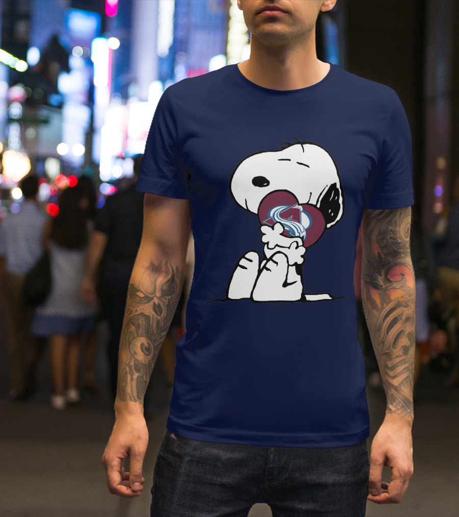 Snoopy Holding Colorado Avalanche Heart T-Shirt
