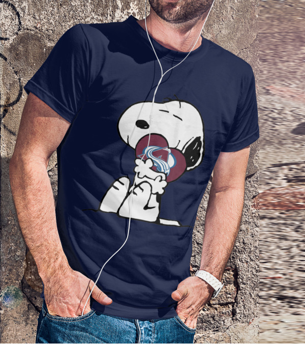 Snoopy Holding Colorado Avalanche Heart T-Shirt