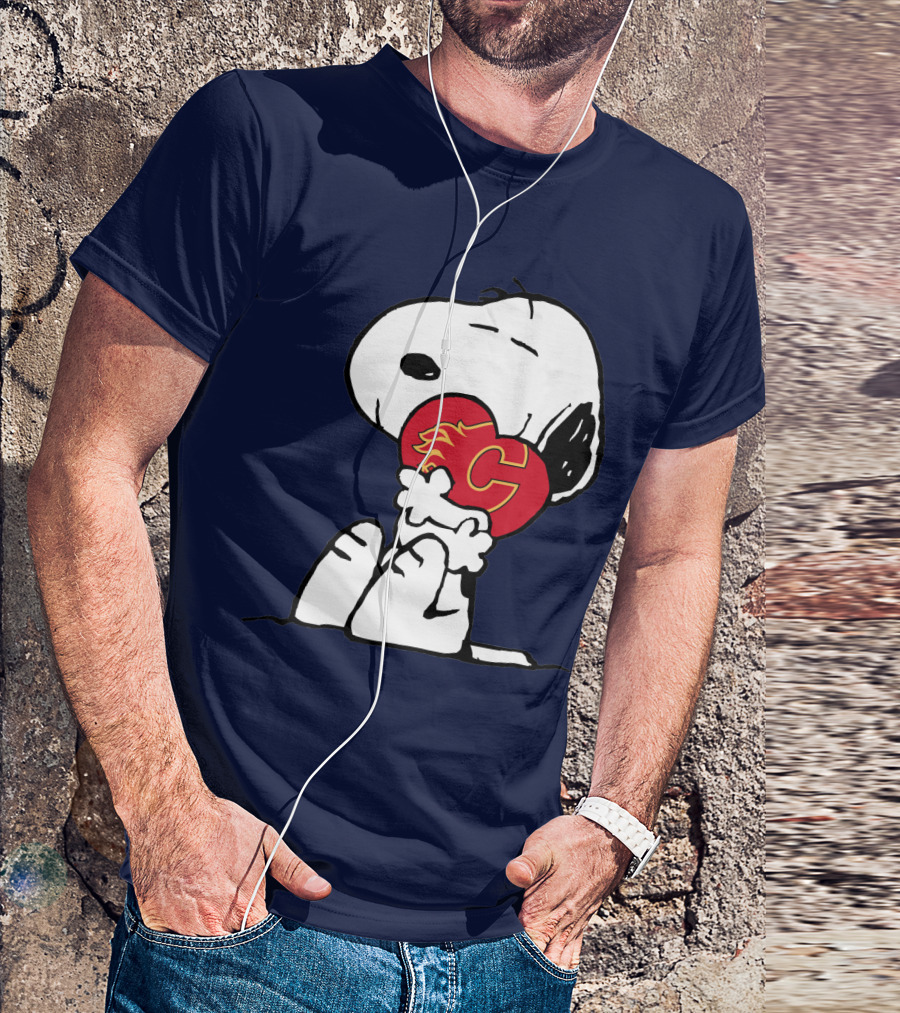 Snoopy Hugging Calgary Flames Heart T-Shirt