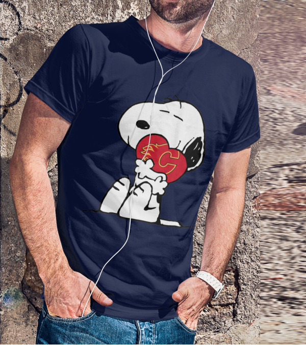 Snoopy Hugging Calgary Flames Heart T-Shirt