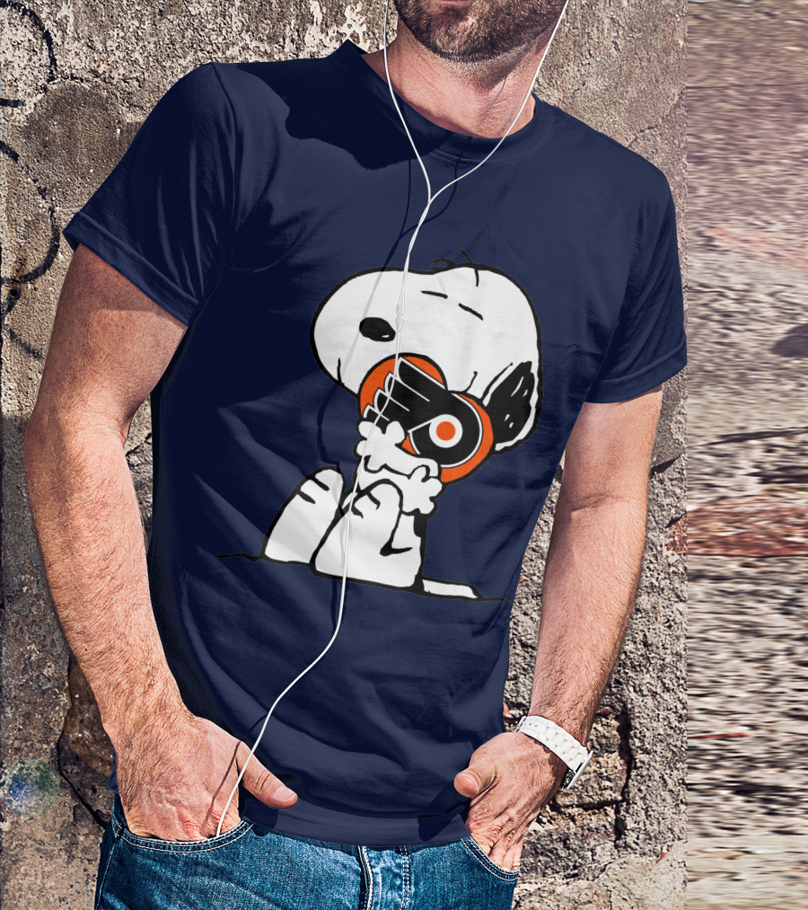 Snoopy Holding Philadelphia Flyers T-Shirt