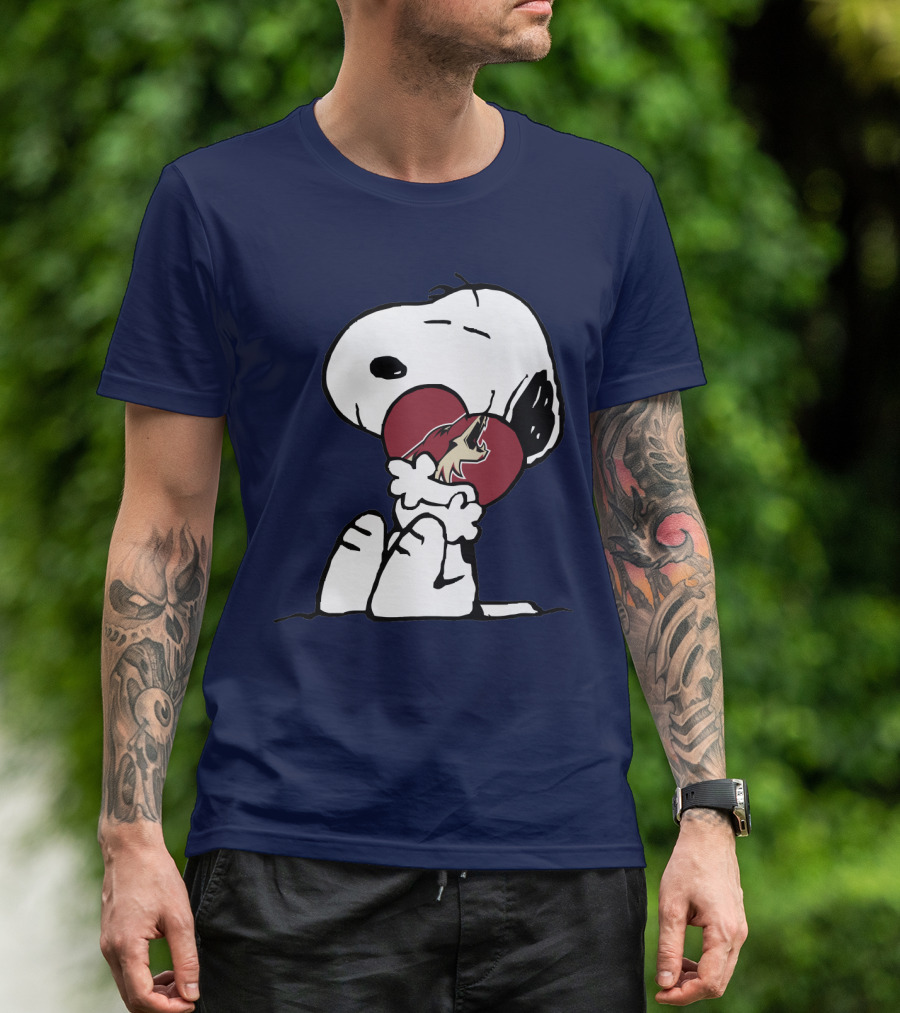 Snoopy Arizona Coyotes Hockey Team Heart Logo Hug T-Shirt