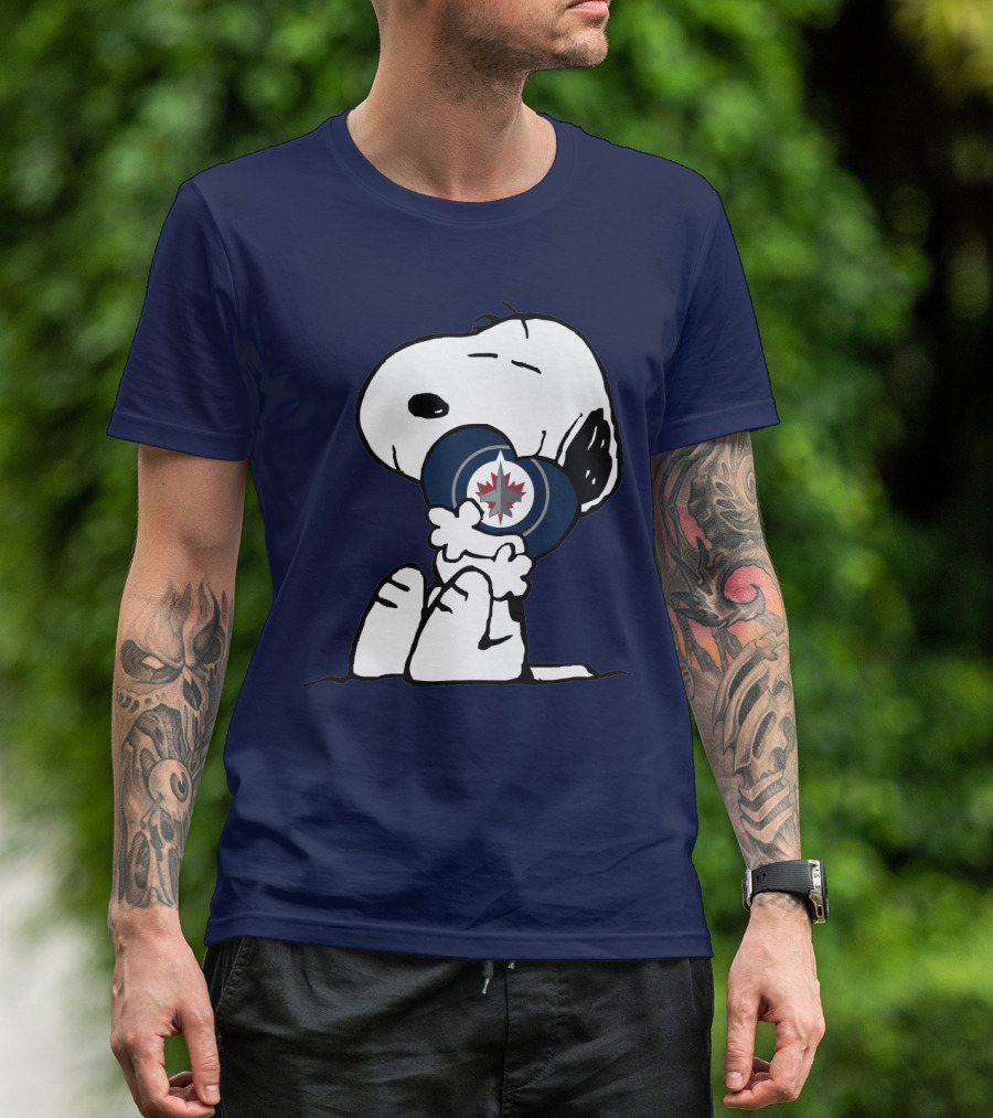 Snoopy Holding Winnipeg Jets Heart T-Shirt