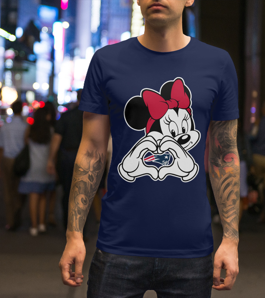 Minnie Mouse Heart Hands New England Patriots T-Shirt