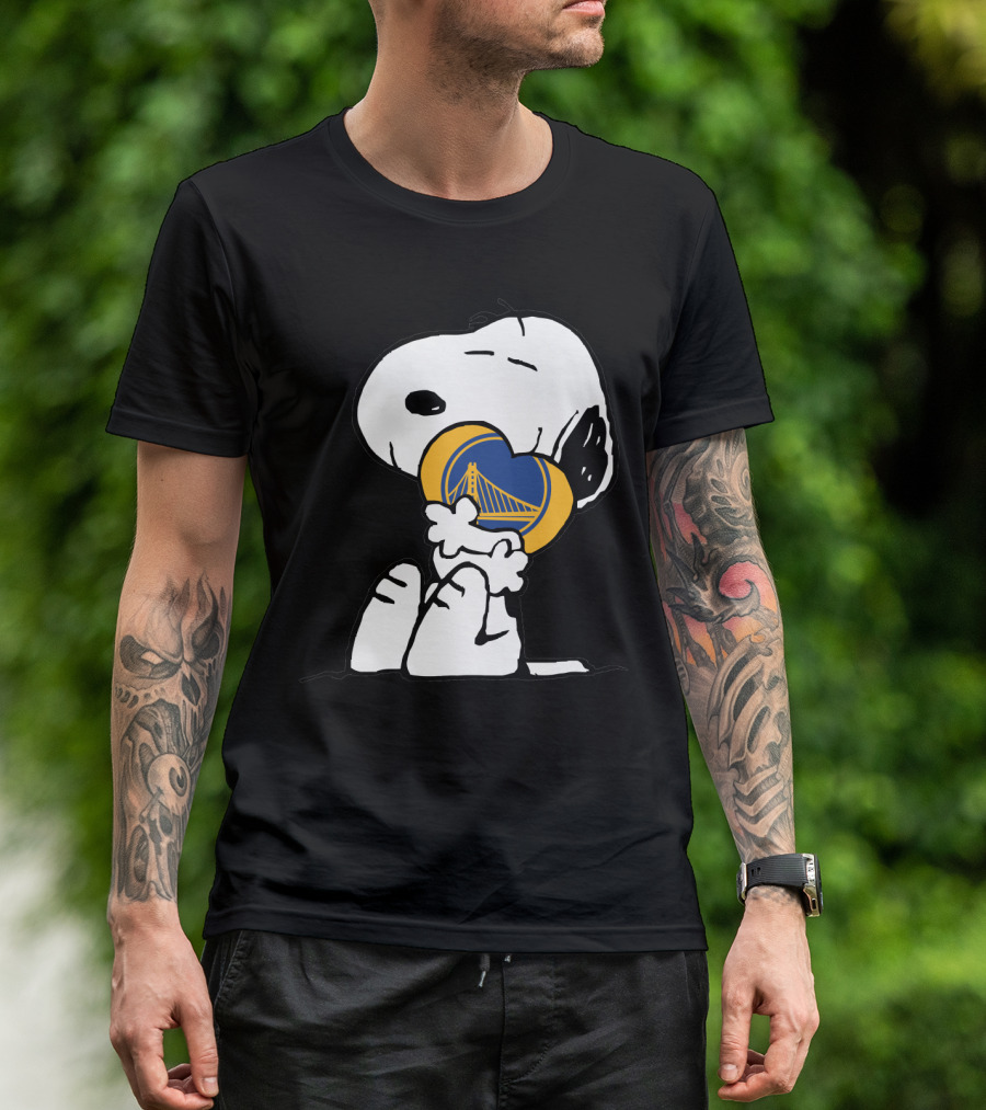 Golden State Warriors Snoopy Hugging Heart With Bridge T-Shirt