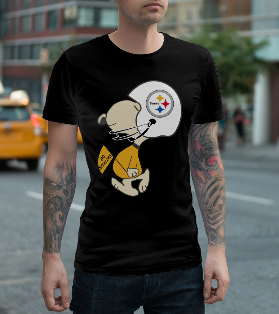 Snoopy Go Steelers Pittsburgh Steelers Football Helmet T-Shirt