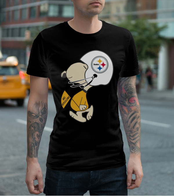 Snoopy Go Steelers Pittsburgh Steelers Football Helmet T-Shirt