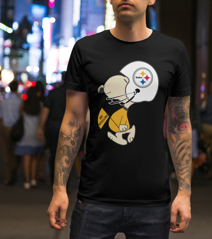 Snoopy Go Steelers Pittsburgh Steelers Football Helmet T-Shirt