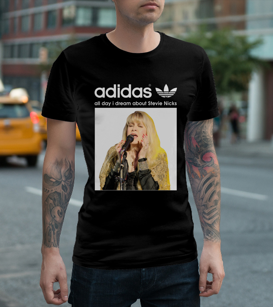 Style FM 26 Fleetwood Mac Vocalist Performance T-Shirt