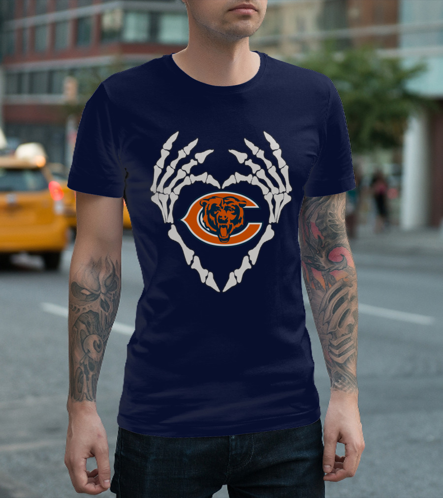 Chicago Bears Skeleton Hands Heart T-Shirt