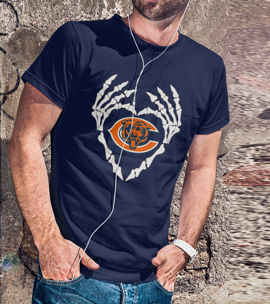 Chicago Bears Skeleton Hands Heart T-Shirt