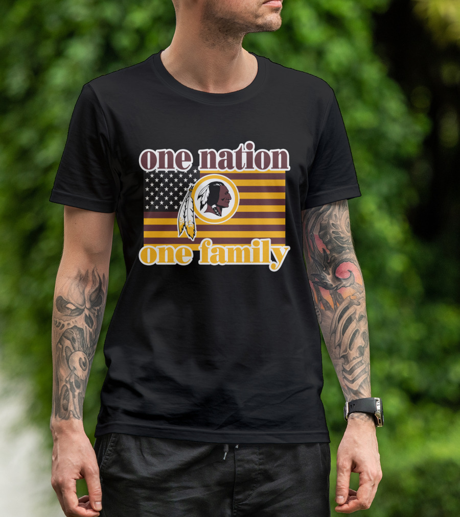 One Nation One Family Washington Redskins Logo American Flag T-Shirt