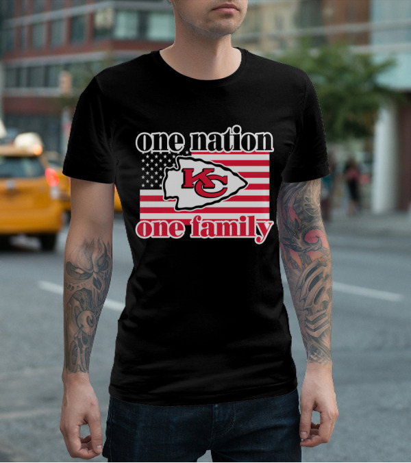 One Nation One Family Kansas City Chiefs Usa Flag T-Shirt