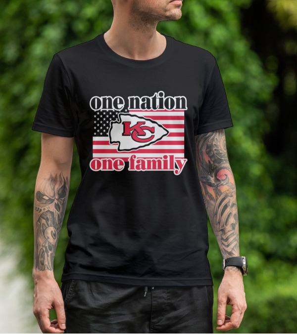 One Nation One Family Kansas City Chiefs Usa Flag T-Shirt
