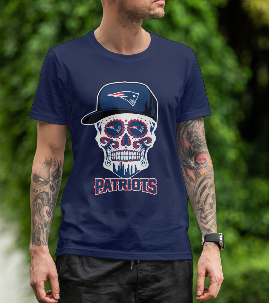 Patriots Skull Logo With Hat And City Skyline T-Shirt