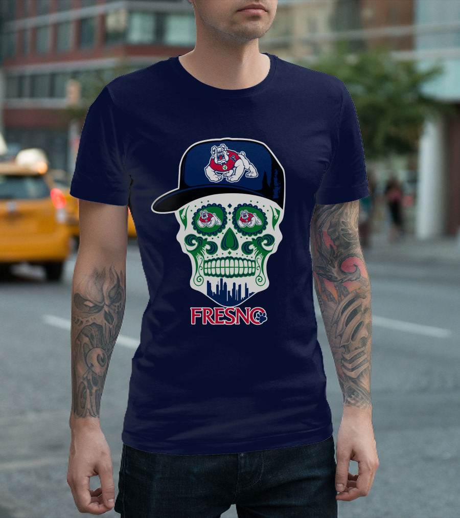 Fresno State Bulldogs Skull Artwork With Bulldog Hat And City Skyline T-Shirt