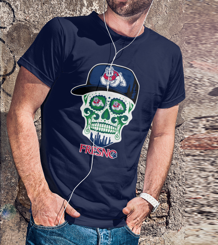 Fresno State Bulldogs Skull Artwork With Bulldog Hat And City Skyline T-Shirt