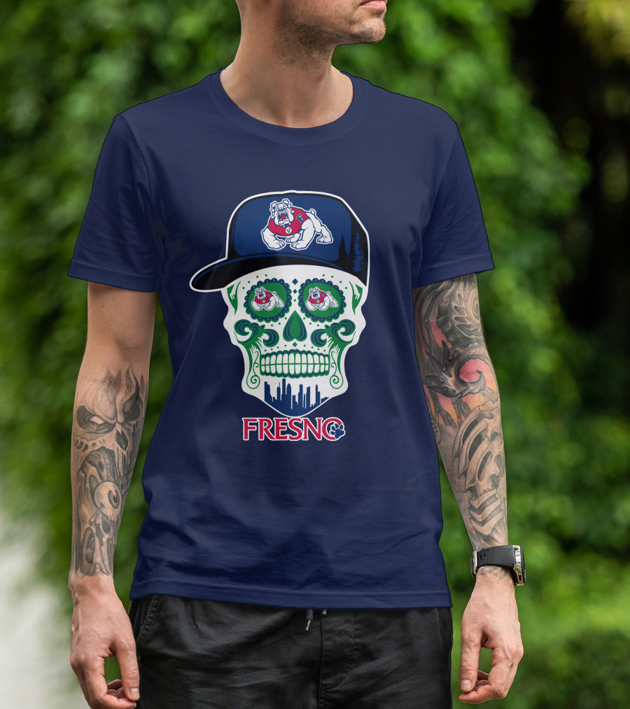 Fresno State Bulldogs Skull Artwork With Bulldog Hat And City Skyline T-Shirt