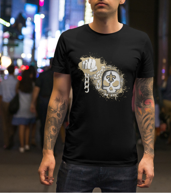 Skull Fist Chain New Orleans Saints Fleur-De-Lis T-Shirt