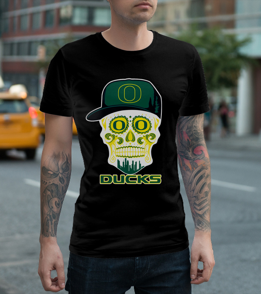 Oregon Ducks Skull With Hat And Cityscape T-Shirt