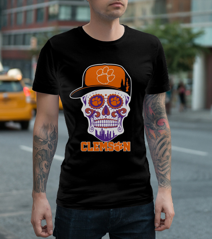 Clemson Tigers Skull With Orange Paw Hat And Cityscape Details T-Shirt