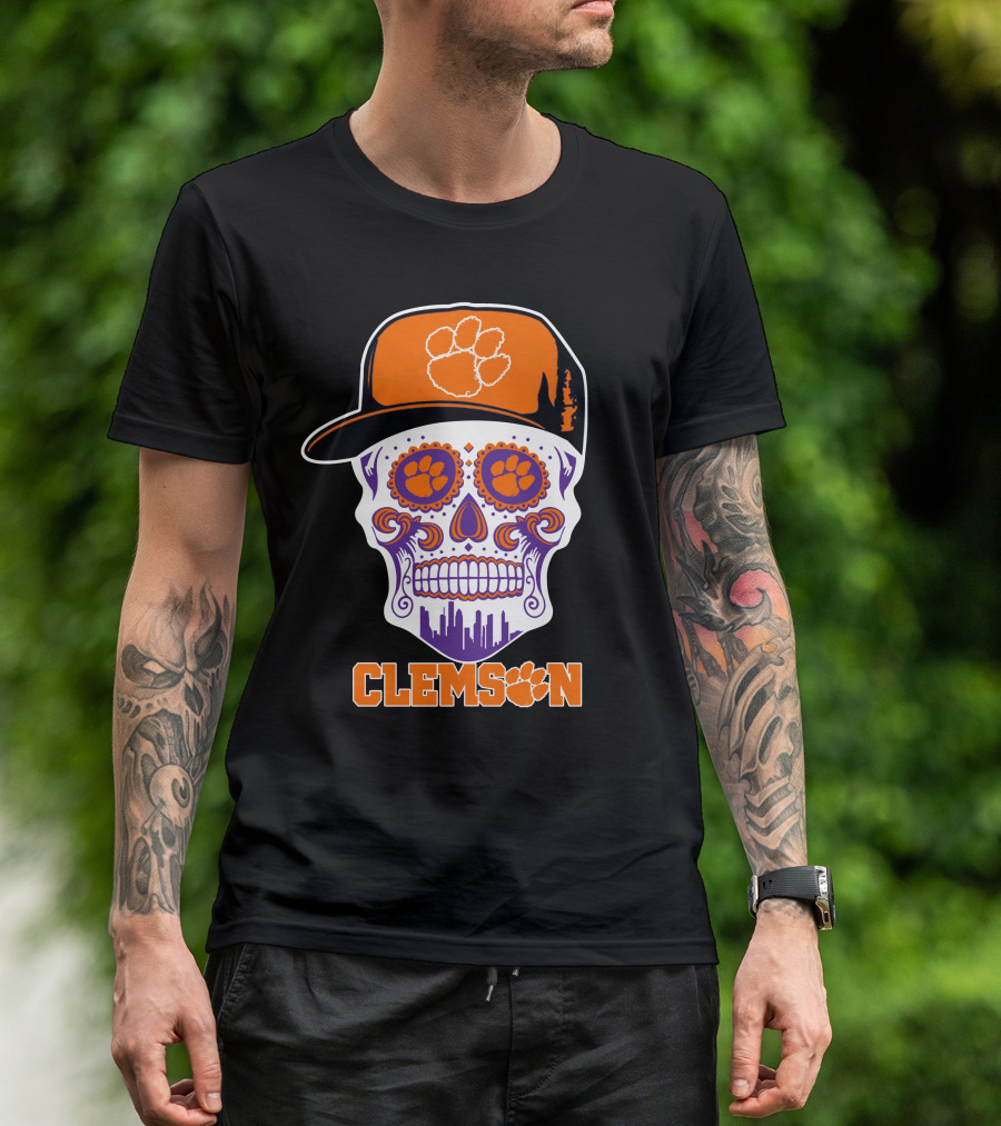 Clemson Tigers Skull With Orange Paw Hat And Cityscape Details T-Shirt