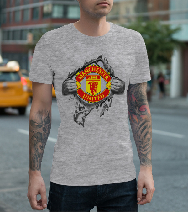 Manchester United Mu Super Fan Badge Ripped Look T-Shirt