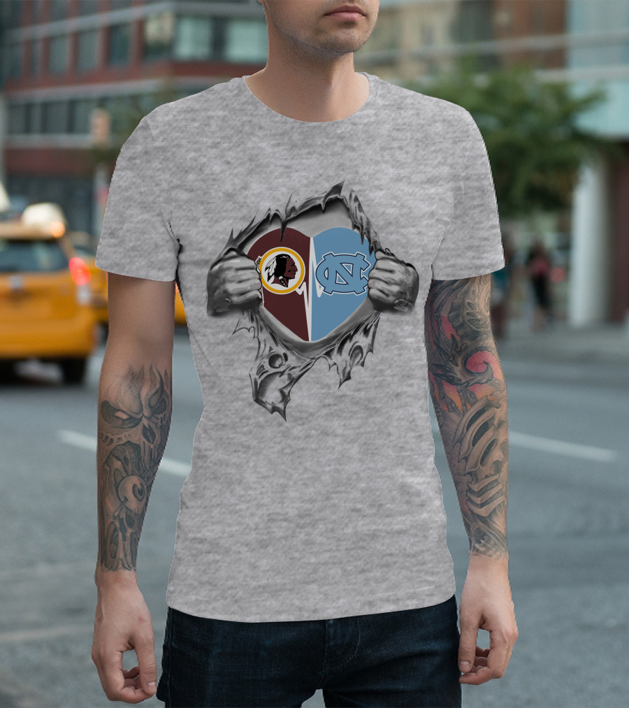 Redskins North Carolina Tar Heels Heart Split شعارين فريقين رعشتين Pltster معينة T-Shirt