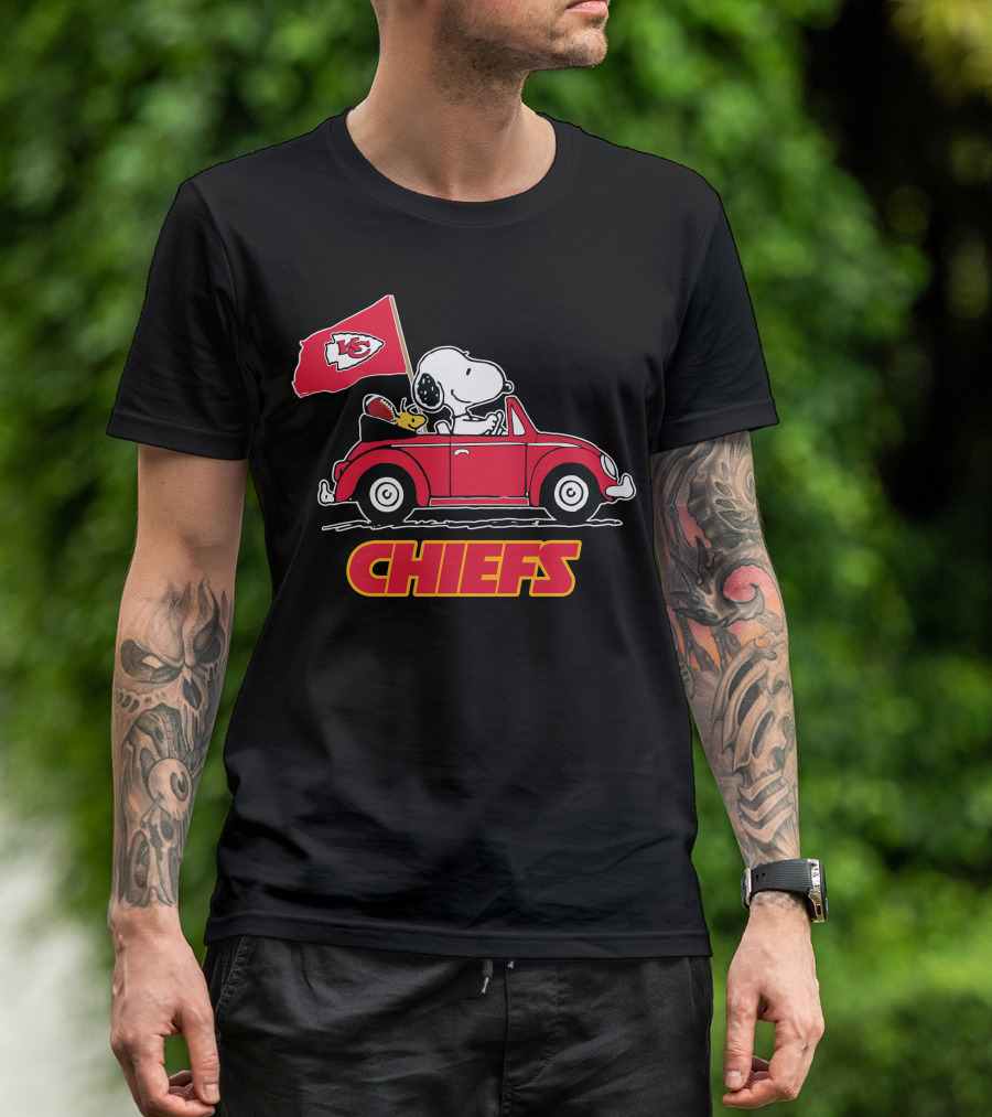 Chiefs Snoopy Driving With Kansas City Flag T-Shirt