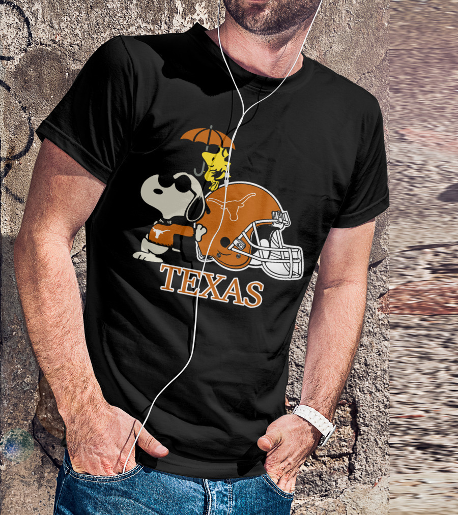 Texas Longhorns Snoopy Woodstock Football Helmet T-Shirt