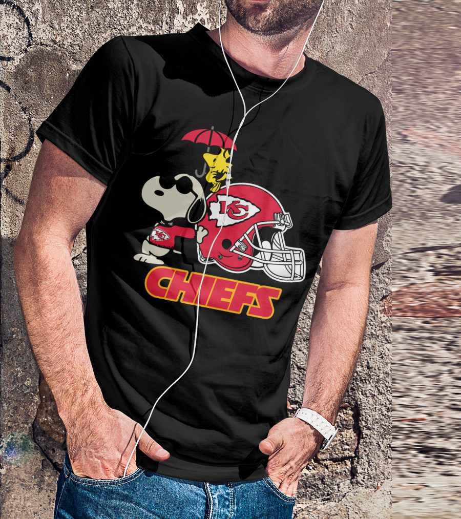 Kansas City Chiefs Snoopy Woodstock Helmet Chiefs T-Shirt