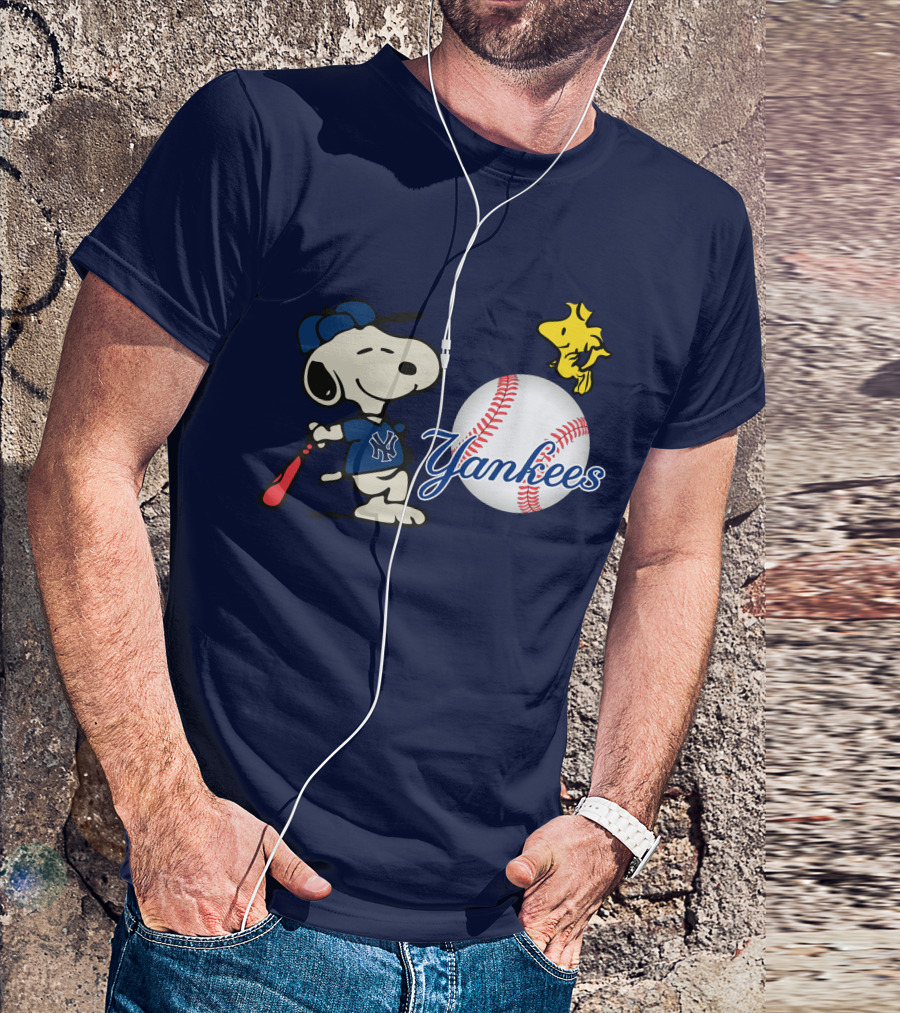 Yankees Snoopy Baseball Woodstock Swing Vintage New York Sports T-Shirt