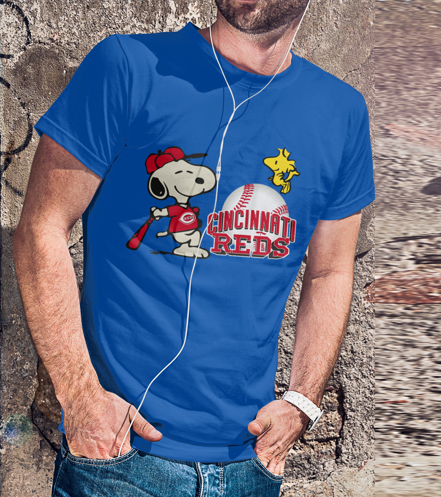Cincinnati Reds Snoopy Woodstock Baseball T-Shirt