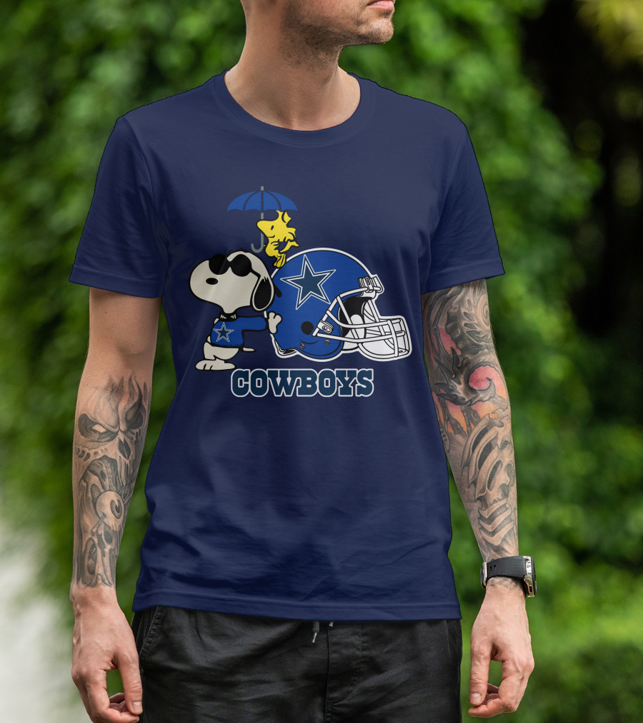 Dallas Cowboys Snoopy Woodstock Holiday Helmet T-Shirt