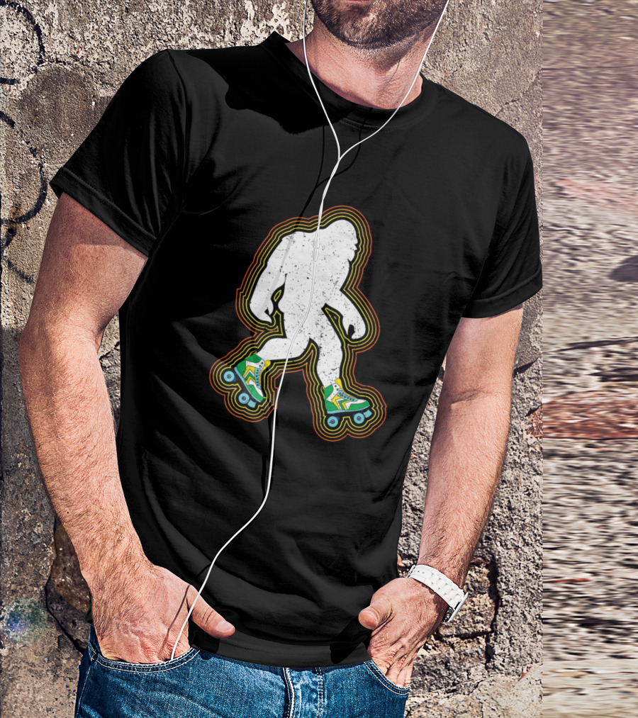 Bigfoot Sasquatch Skates Vintage Retro Style Rollerskate T-Shirt
