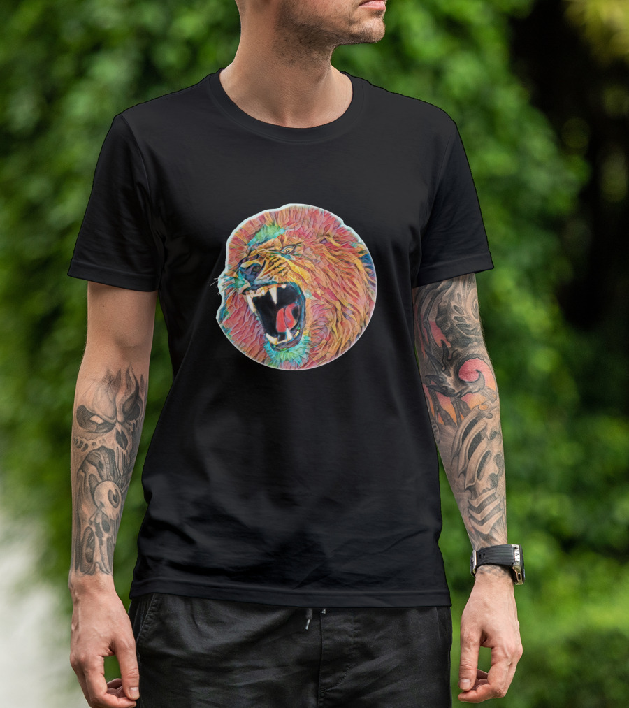 Lions Head Colorfully Vibrant Roaring Lion Art In Rainbow Hues T-Shirt