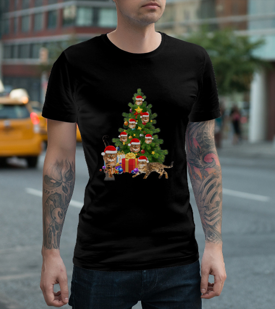 Toyger Cat Christmas Tree with Santa Hats and Gifts T-Shirt